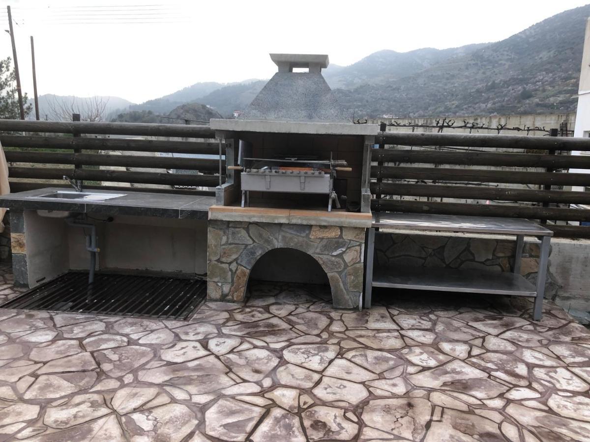 Diamond Stone Wooden Guest House Chandria Exterior photo